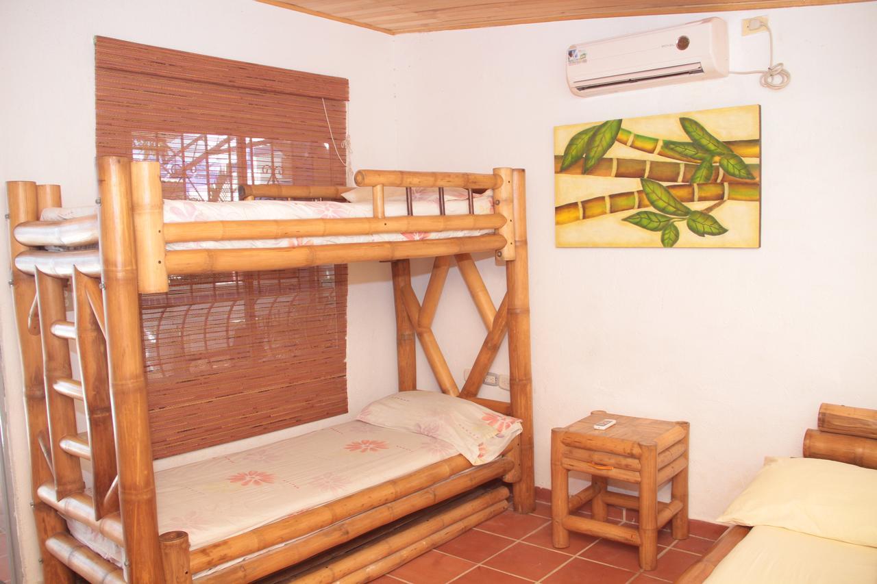 Hostal Fuente Clara Santa Marta  Exteriör bild